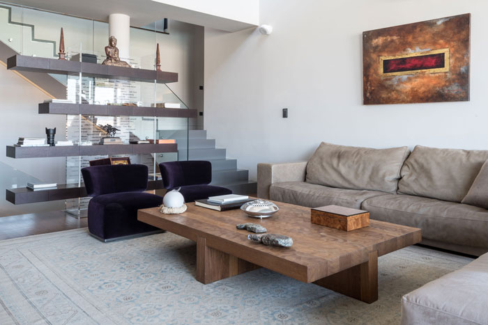 藝術(shù)系別墅室內(nèi)走廊區(qū)域軟裝裝修設(shè)計案例效果圖