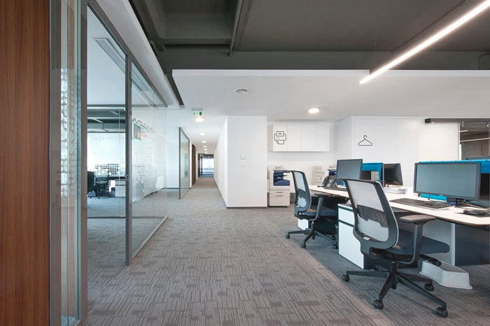 金融公司辦公室過道裝修設計案例效果圖