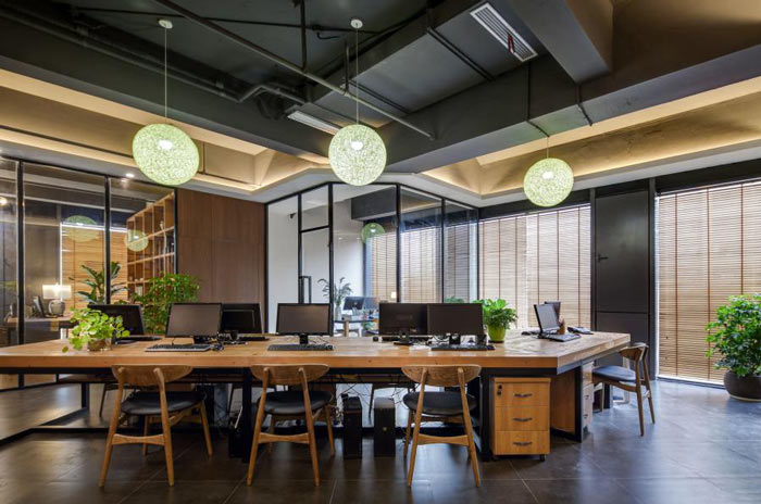 進(jìn)出口貿(mào)易公司辦公室辦公桌裝修設(shè)計效果圖