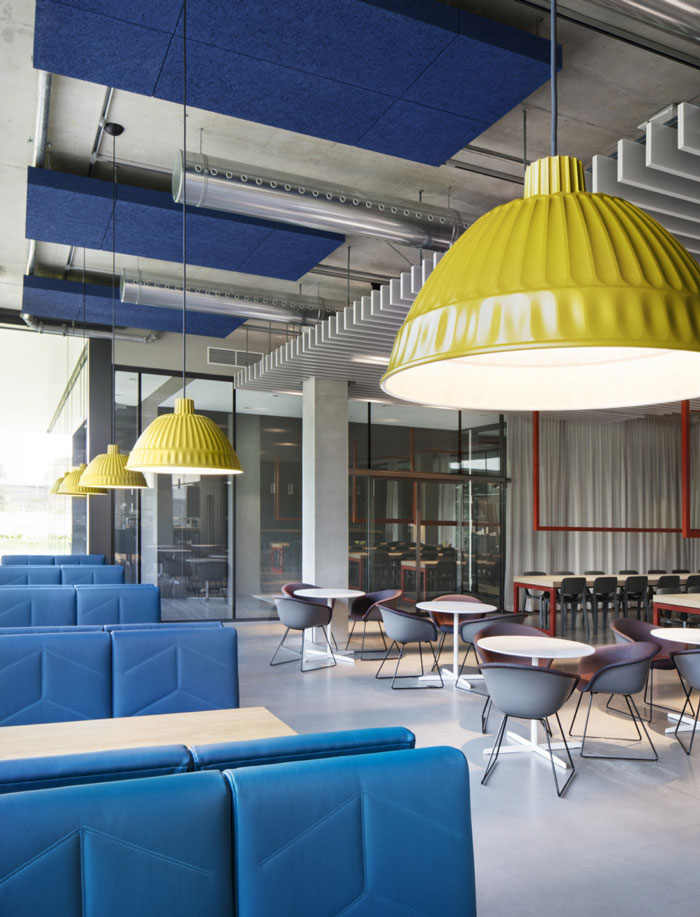 集團辦公樓交流區(qū)裝修設(shè)計效果圖