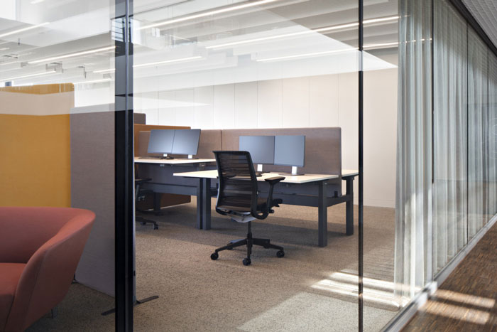 集團辦公樓辦公區(qū)裝修設(shè)計效果圖