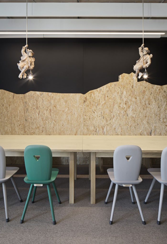 集團辦公樓休息區(qū)裝修設(shè)計效果圖