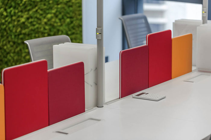 總部辦公室辦公桌裝修設計效果圖