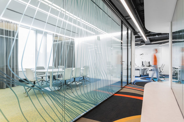 IT公司辦公室辦公區過道裝修設計效果圖