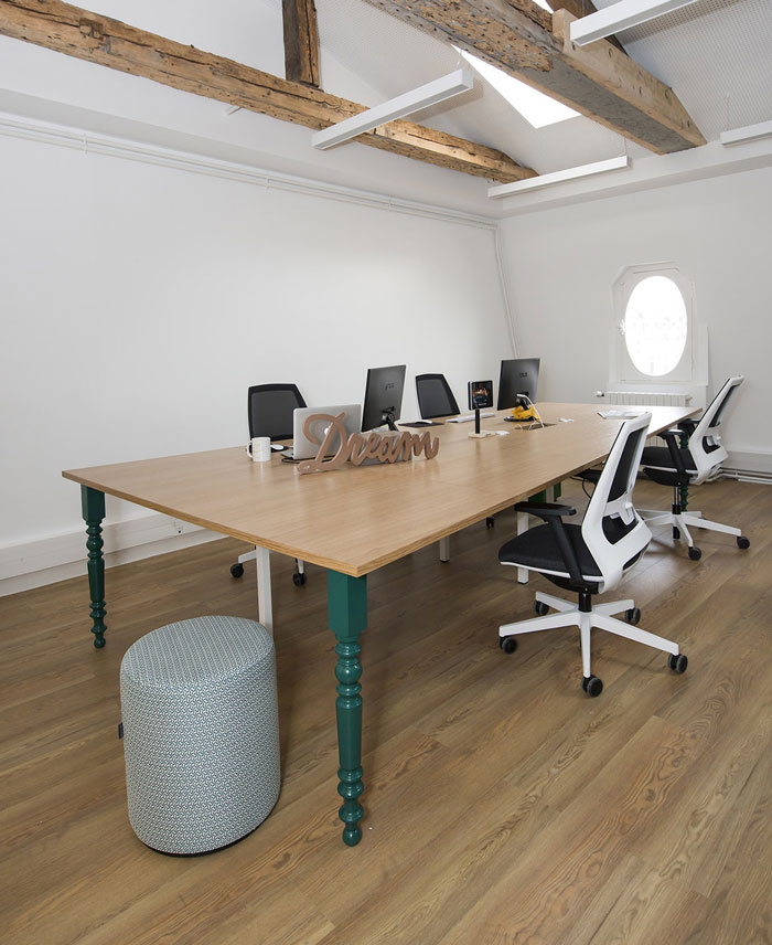 金融公司辦公室辦公區(qū)裝修設(shè)計(jì)效果圖