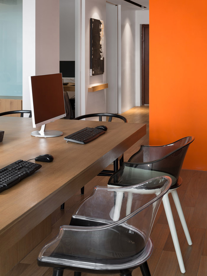 家庭式辦公室辦公區(qū)裝修設計效果圖