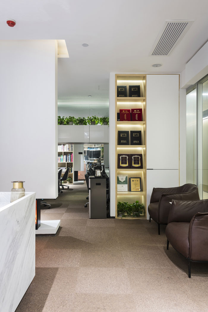 設計公司辦公室接待區(qū)裝修設計效果圖